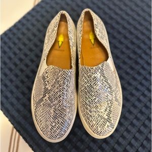 Volatile Slip On Sneakers-size 10